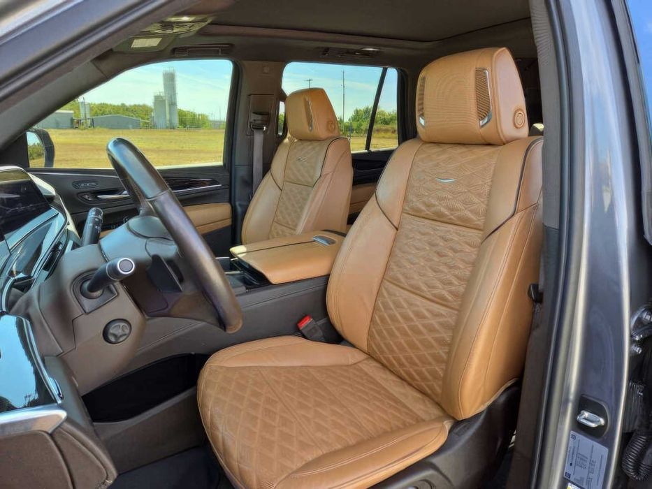 Cadillac Escalade      2021