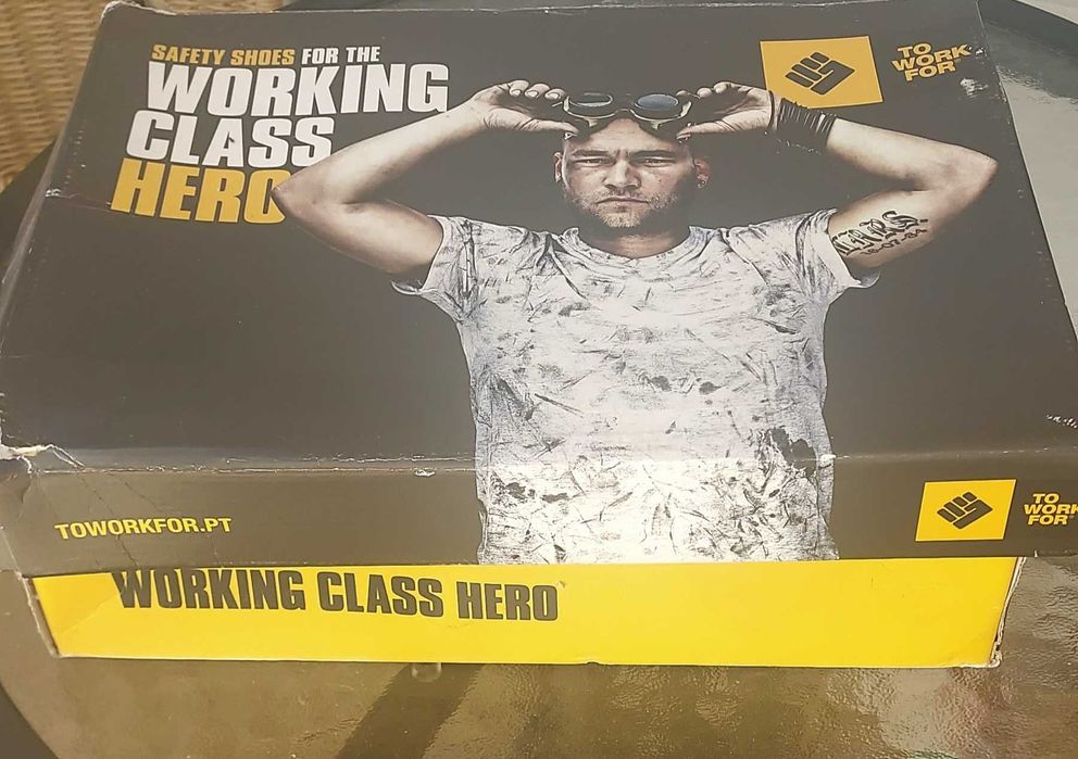 Sapatos de biqueira de aço como novos