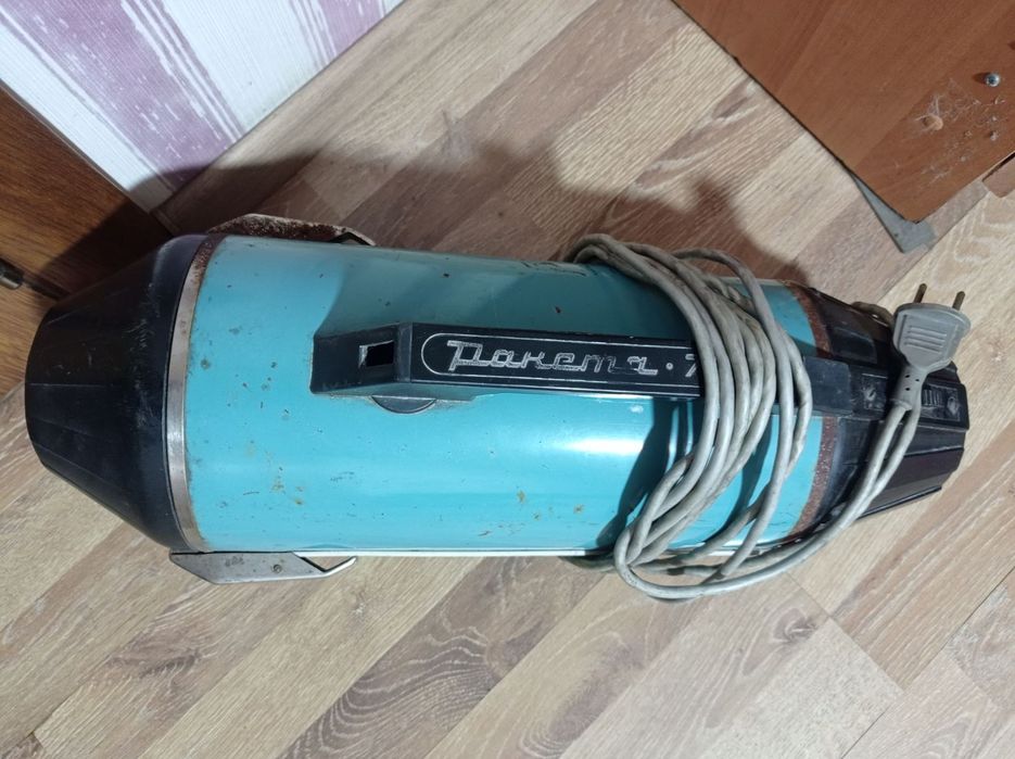 Пылесос "Ракета 7М". Пилосос. Пилосмок.