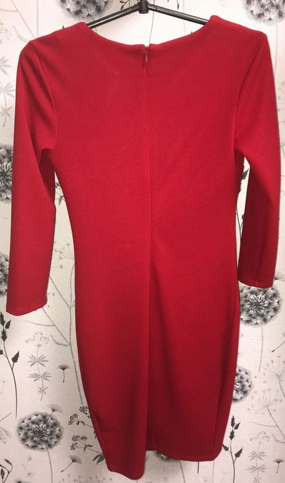 Женское приталенное платье