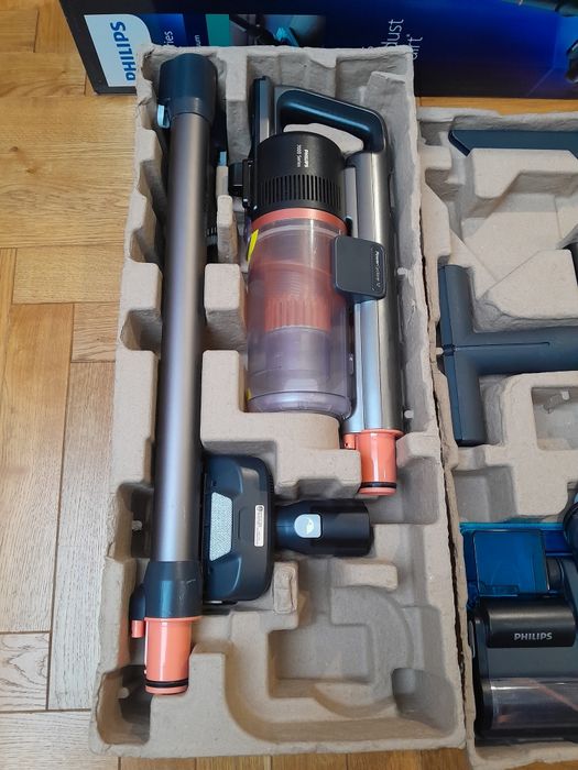 Пилосос бездродовий Philips 7000 Series Aqua XC7055/01