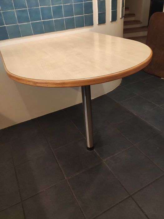 Stół kuchenny blat z jedną nogą