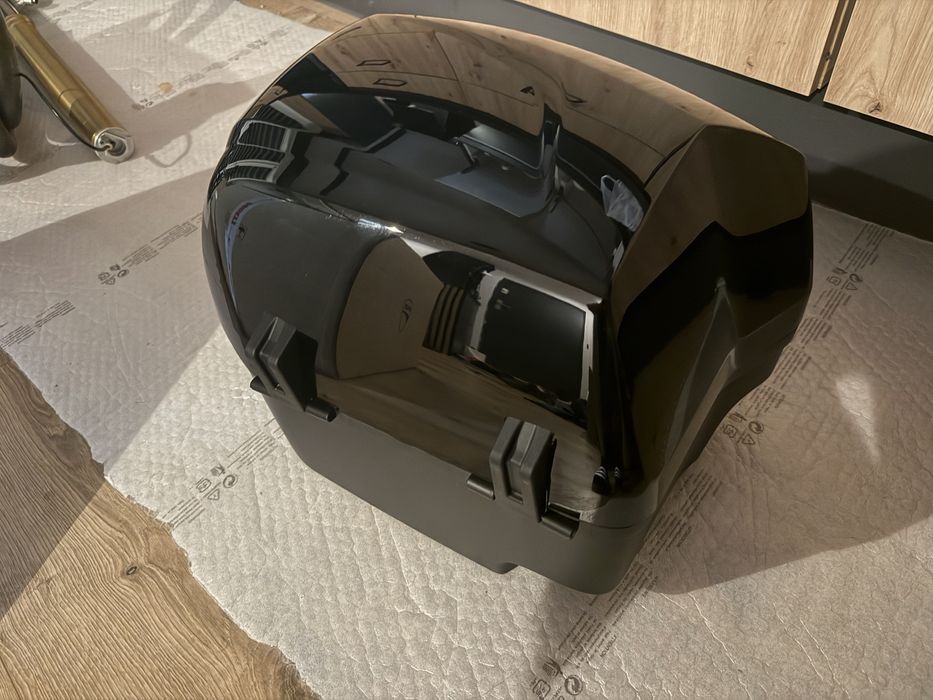 Kufer lewy bmw r1250rs nowy. Stan igla