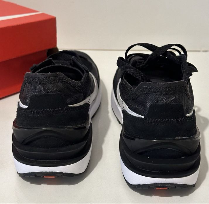 Кросівки Nike Huarache Run GS Розмір: EUR 38.5