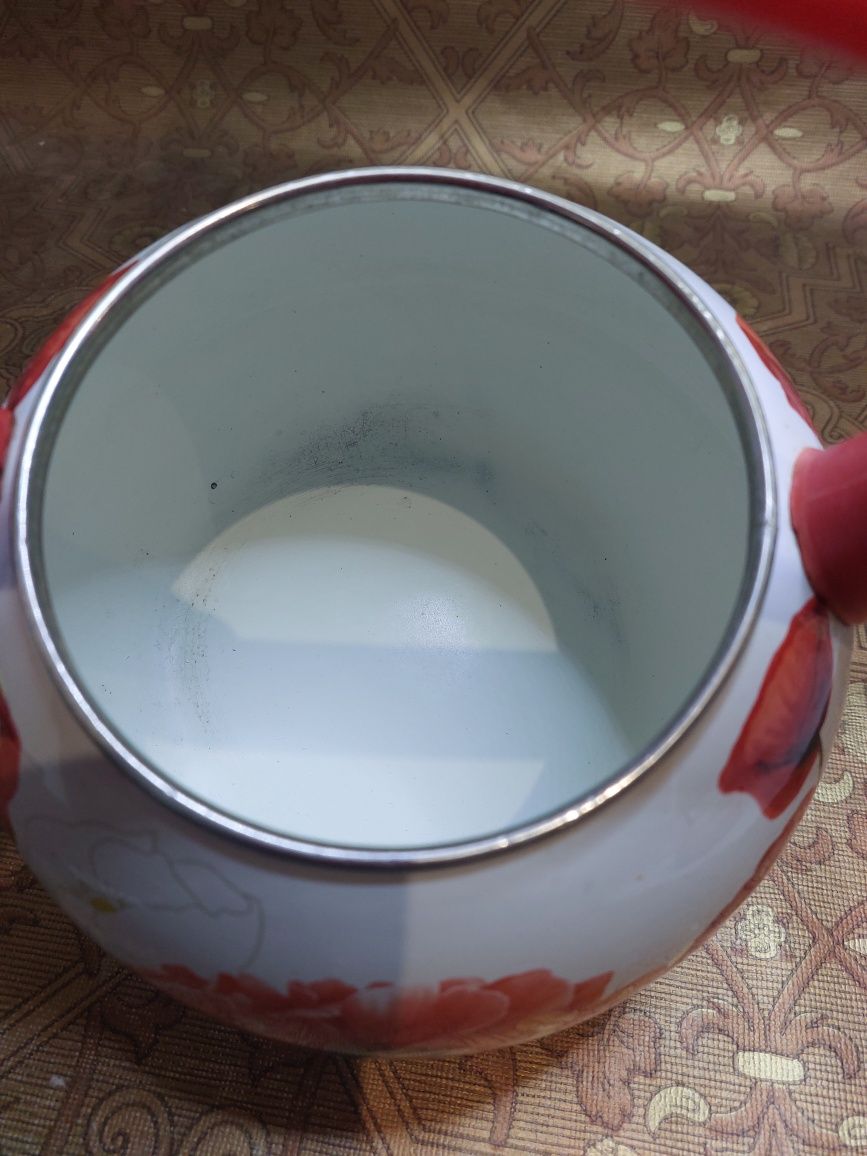 Tradycyjny czajnik emaliowany  na kuchenke MAKI 2,2l