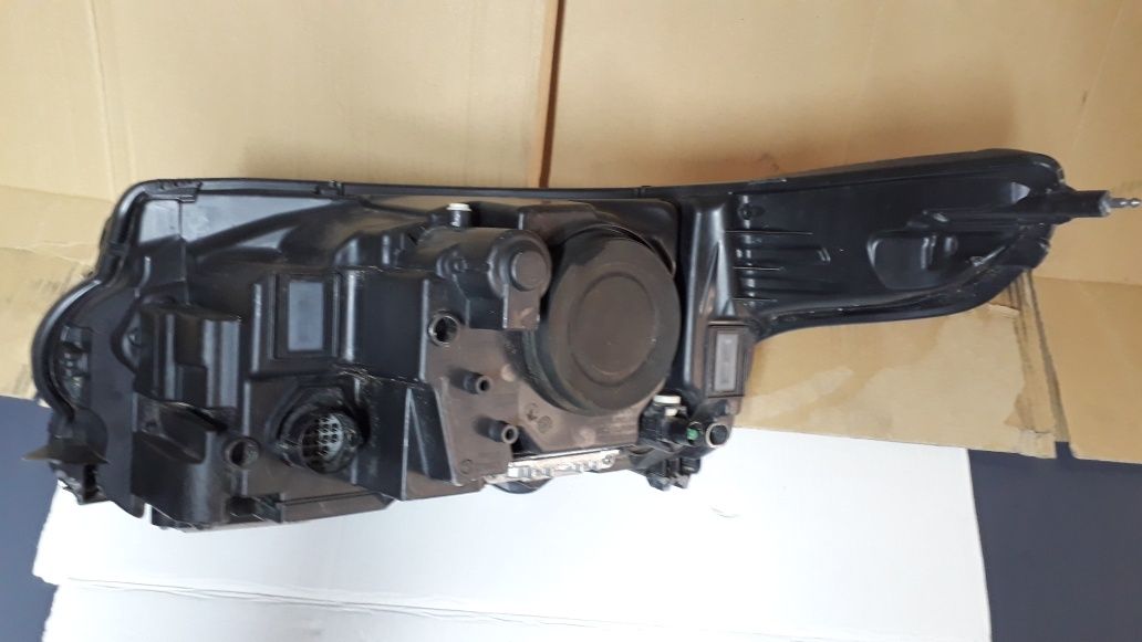 Lampa przód prawa Range Rover Vogue bi-xenon skrętny