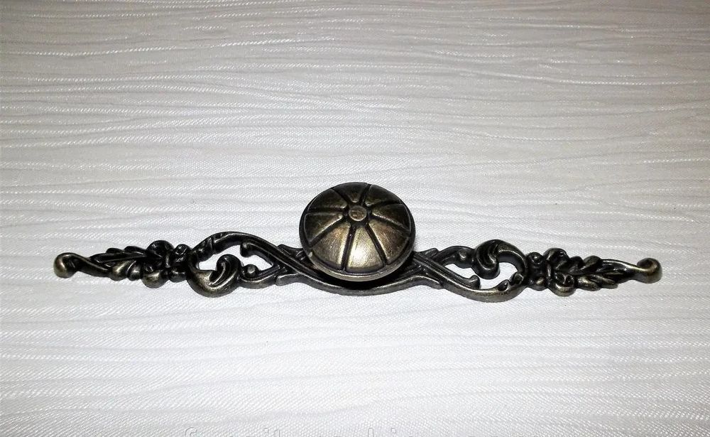 Бронзовая мебельная ручка