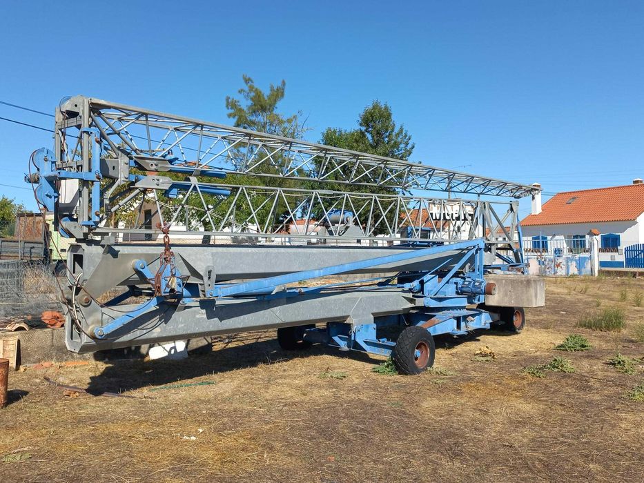 Grua Eléctrica Automontante — 18m | 1500kg | 1999