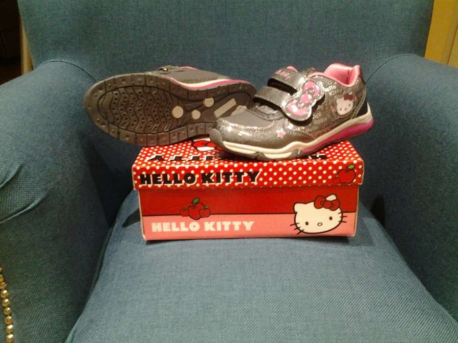 Ténis com luzes da HELLO KITTY NOVOS