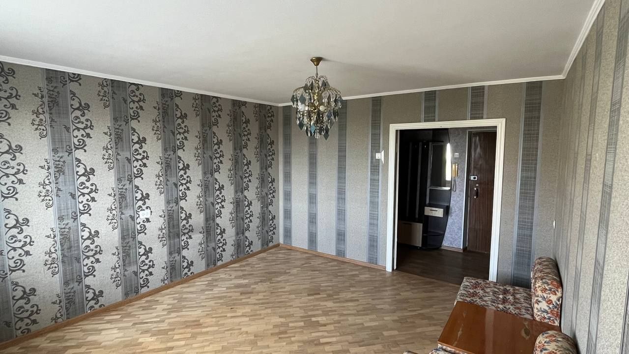 Продам двокімнатну квартиру на Харківській