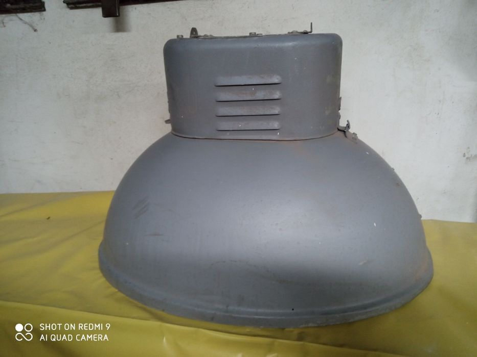 Lampa przemysłowa zabytek