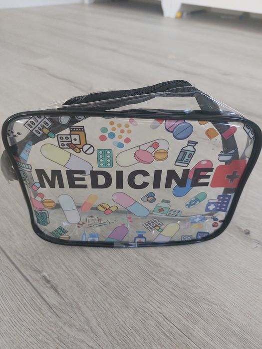 Mała kosmetyczka na lekarstwa medicine