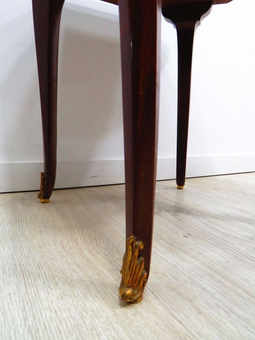 Mesa de apoio estilo Império.