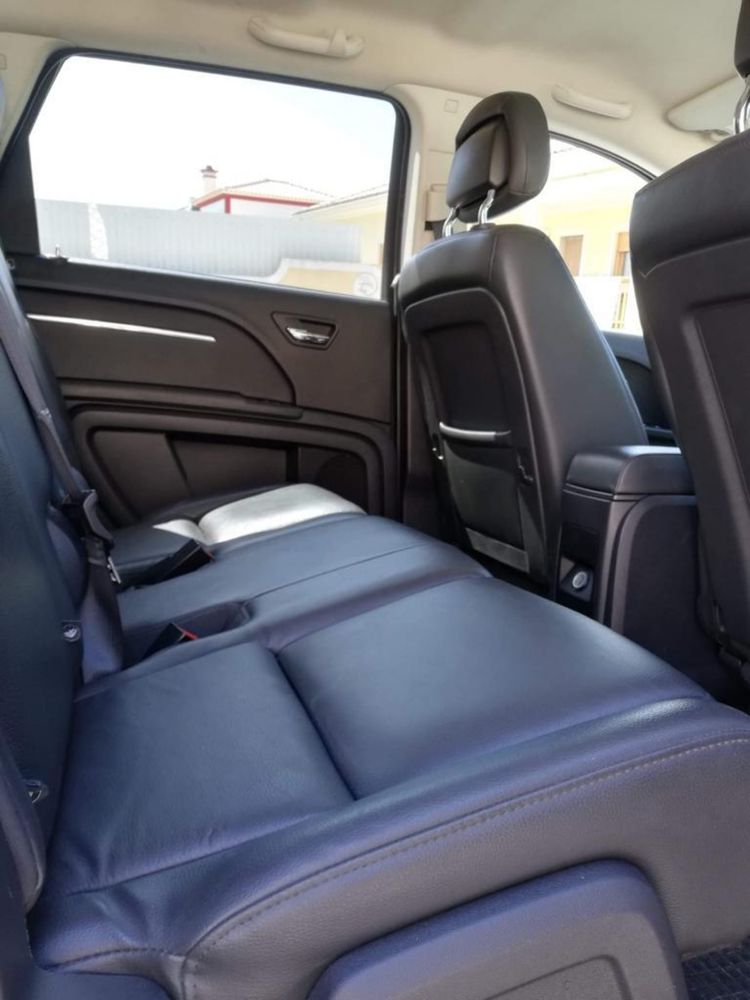 Dodge journey impecavel, com varios extras, geleiras, dvd, pele
