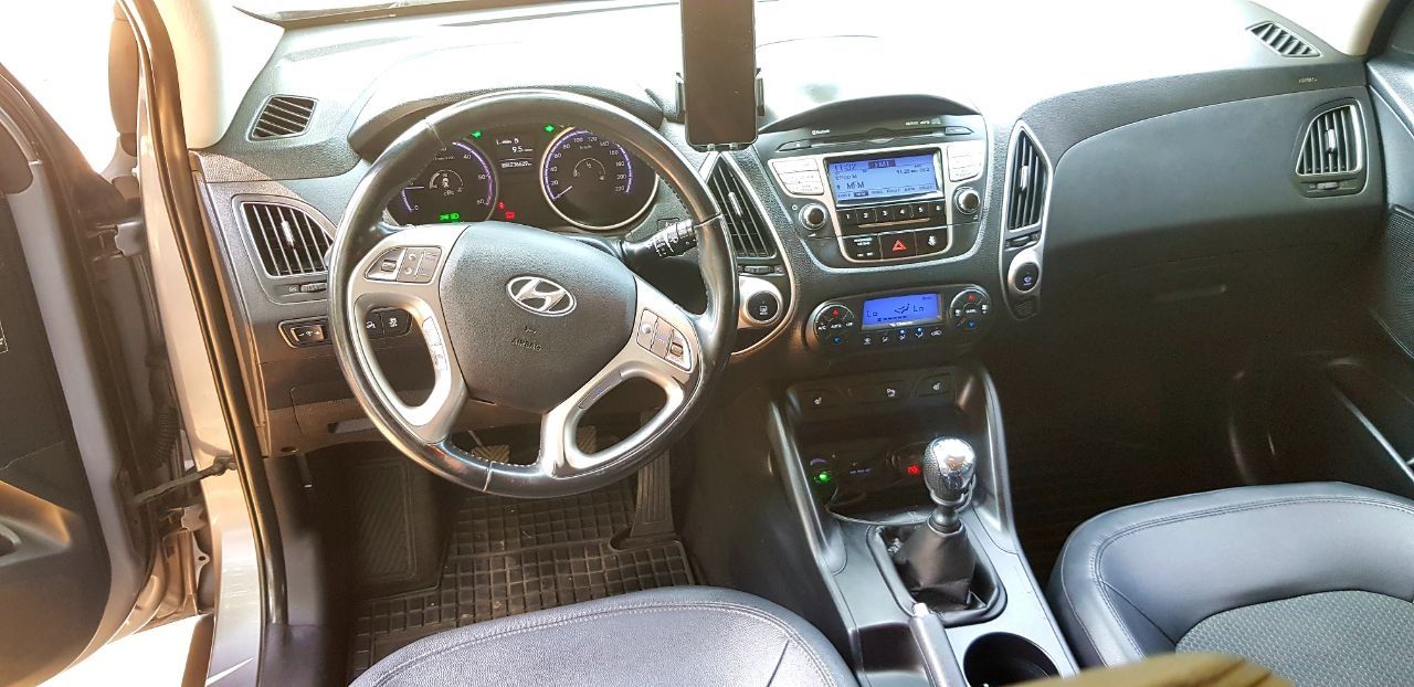 Hyundai ix35 2.0 CRDI, полный привод, ухожен