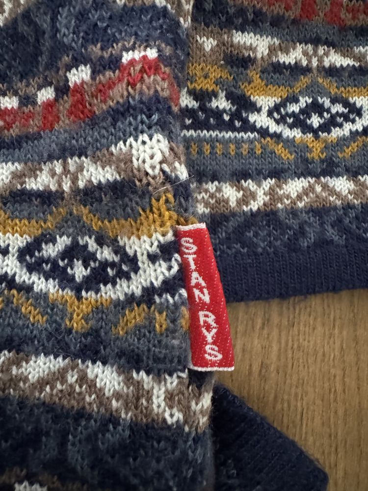 Sweter mieszanka welny i akrylu