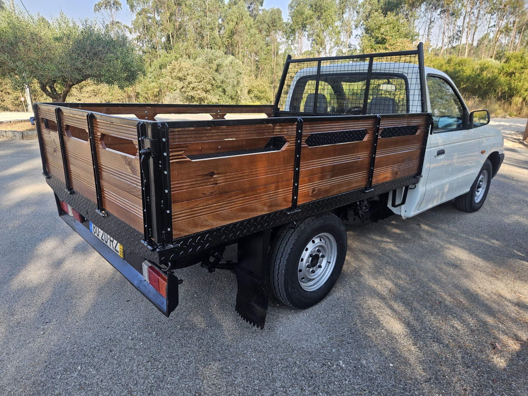 Mazda B 2500 como novs
