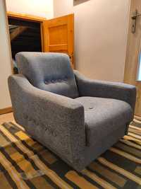 Piękny fotel PRL retro na kółkach - stan bardzo dobry, piękny wzór