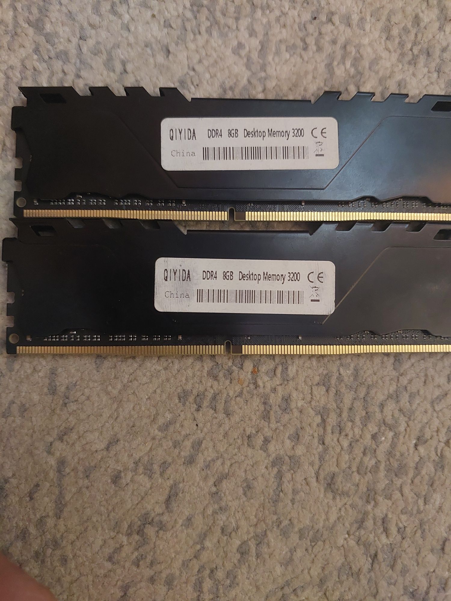 Оперативна пам'ять ddr4 8 gb ,частота 320