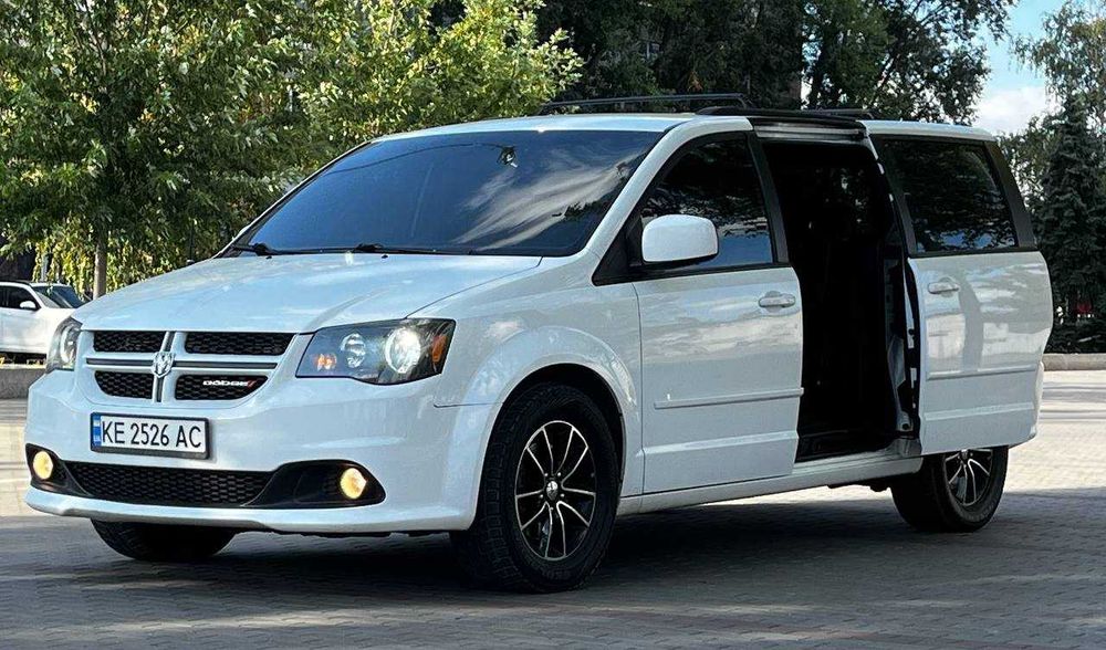 Dodge Grand Caravan 2017 7 мест автомат газ - бензин