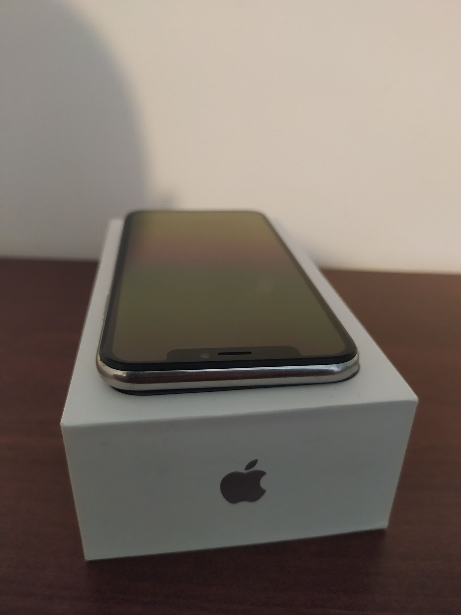 iPhone X 64GB Face ID sprawne ekran bez rys bateria 100% zbity tył