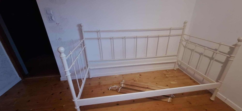 Łóżko pojedyncze metalowe białe IKEA