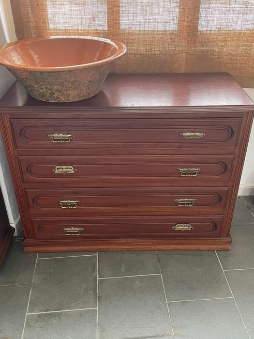 Comoda de 4 gavetas