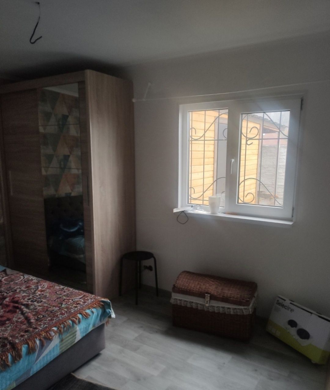 Продаж ділянки село Лісне 12 соток.З будиночком.
