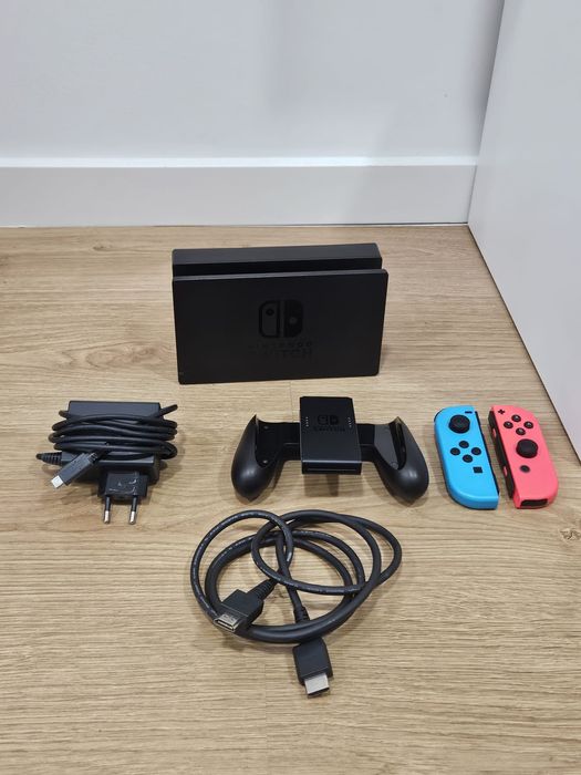 Vendo Nintendo Switch Original + acessórios. Testado e em ótimo estado