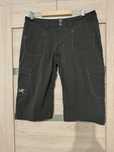 Spodenki arc’teryx rozmiar 8 i 10. 2 sztuki