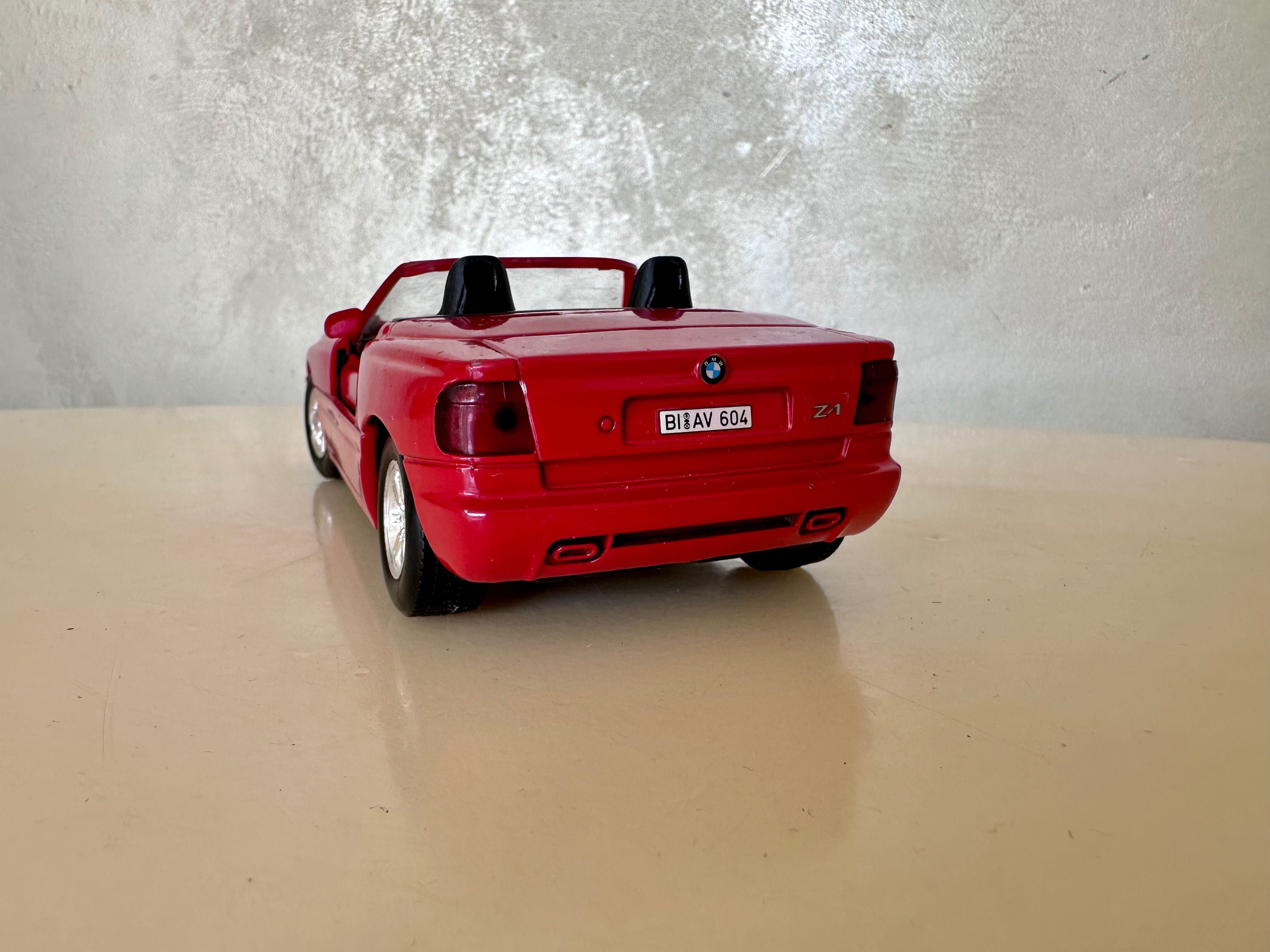 Железная машика bmw z1 1:24