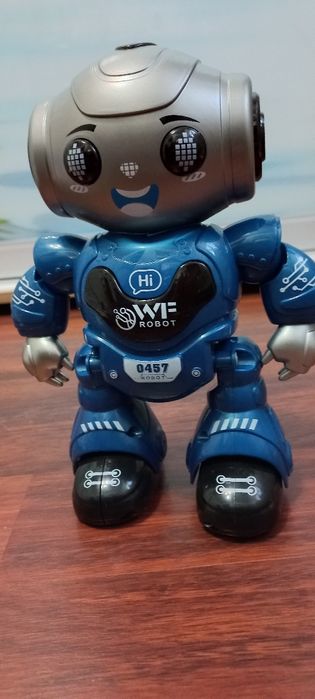 Продам робота на пульті управління