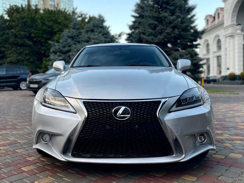 Легендарный Lexus is 250 на V6