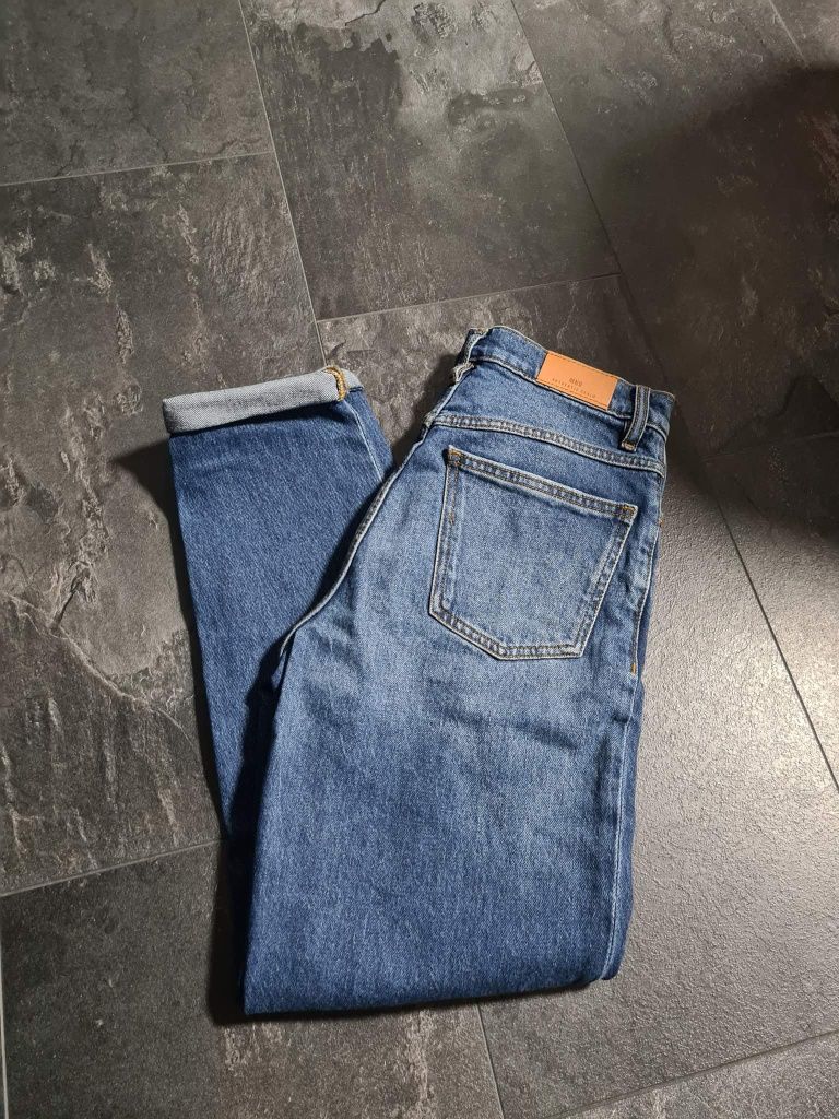 Damskie jeansy mom Mango S