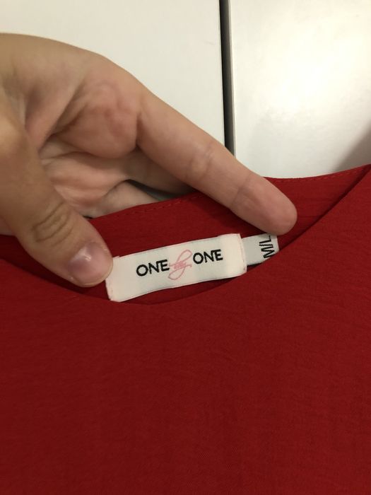 Червона сукня One by one