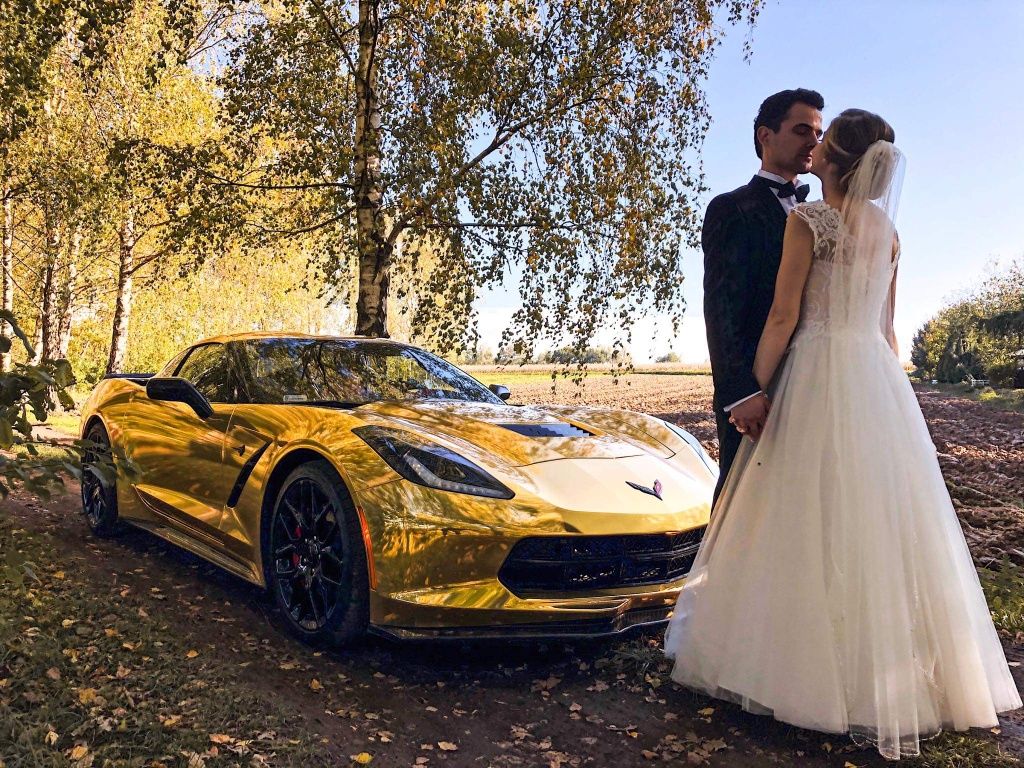 Wypożyczalnia, Wynajem Samochod do ślubu Złoty Mustang Audi Maserati