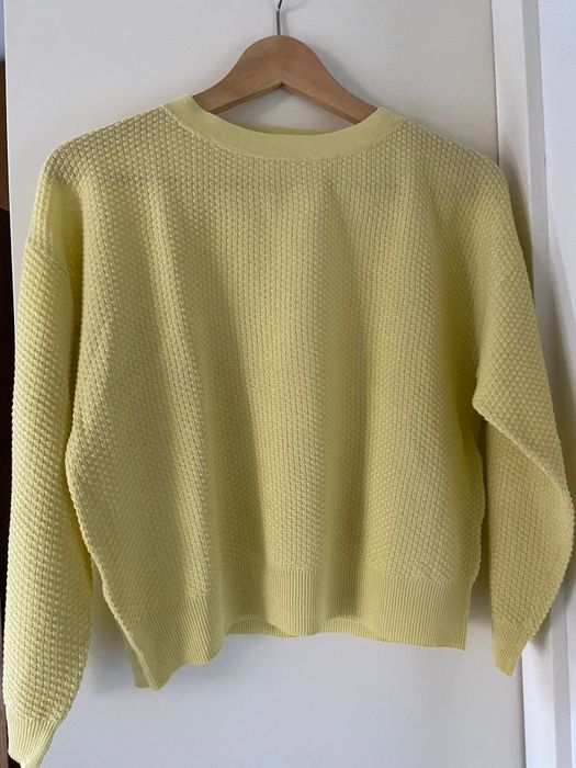 Camisola amarela da Mango