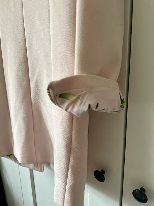 Elegancki plaszcz/żakiet pudrowy róż Mohito 32