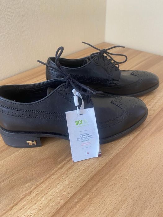 Tommy Hilfiger взуття чорне, шкіра.