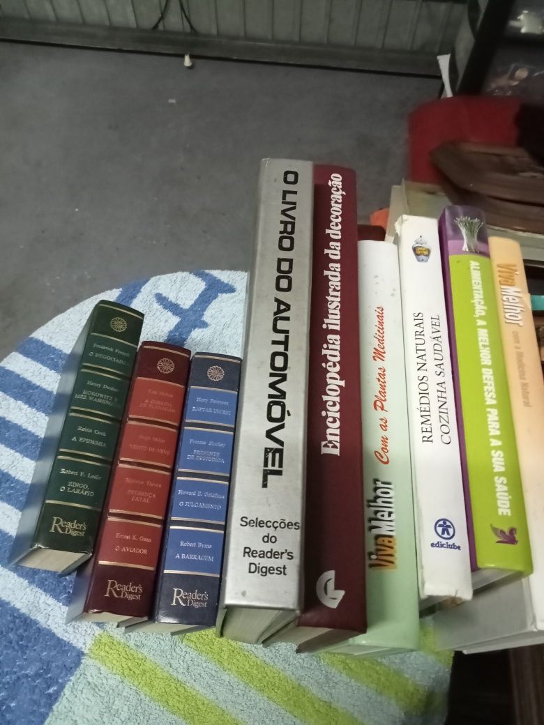 Vendo livros destas 8 fotos bom para colecionadores  excelente estado