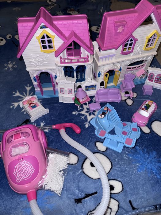 Домик с мебелью + пылесос