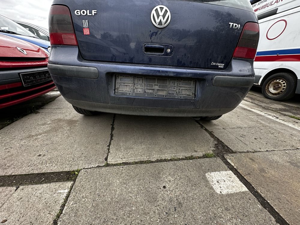 Klapa tył Golf IV LB5N Golf 4 spoiler lotka Klapa tylna