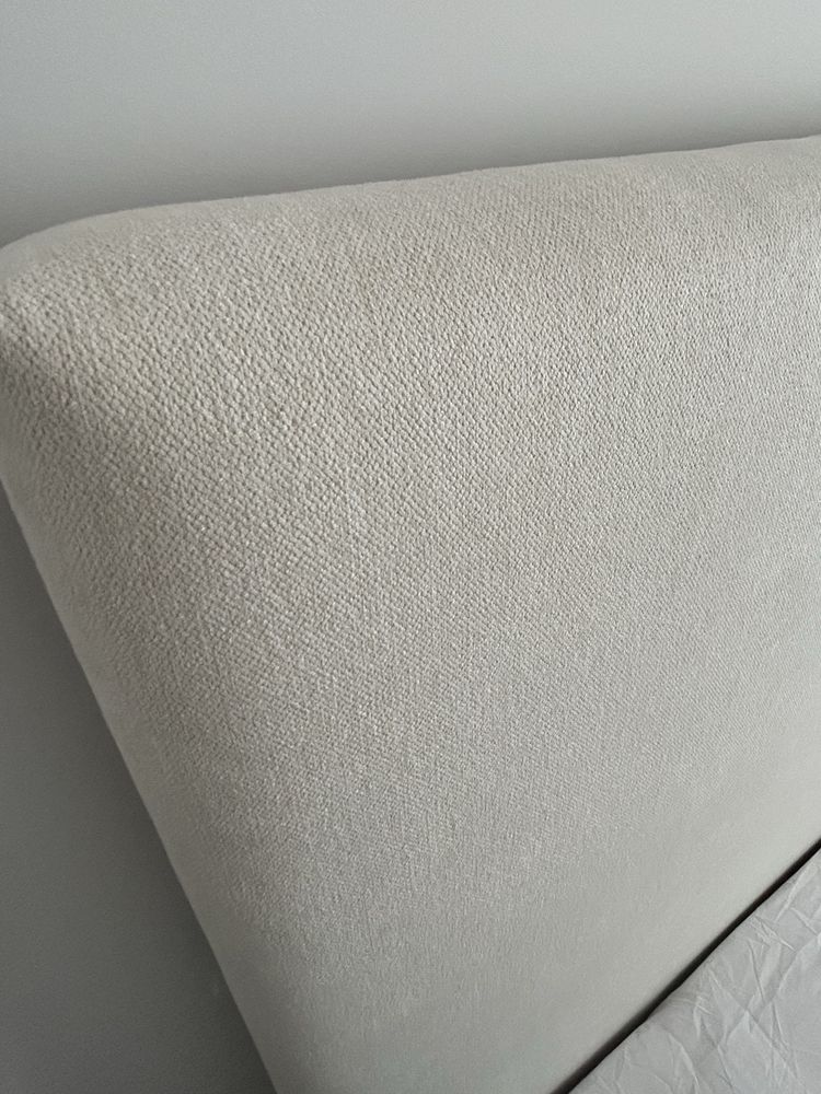 Cama estofada feita por medida