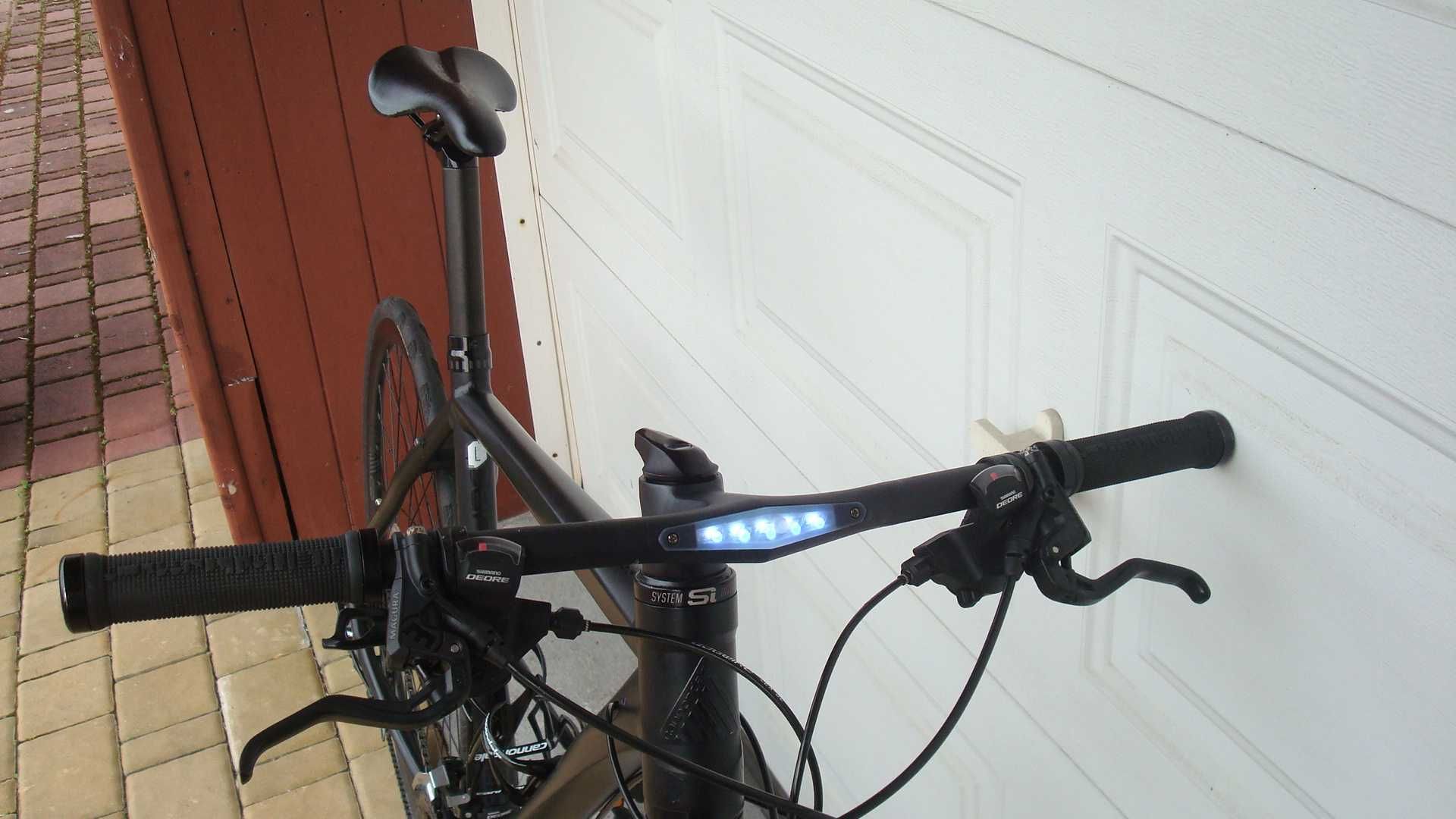 CANNONDALE BAD BOY 2 amortyzacja Fatty z blokadą +wbudowany LED stopka