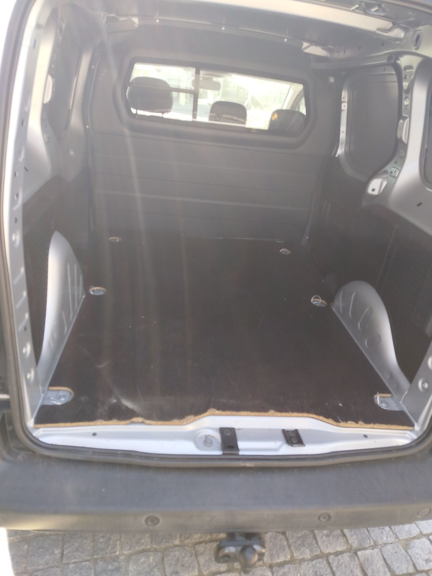 Berlingo 1.6 HDi Automática com iva