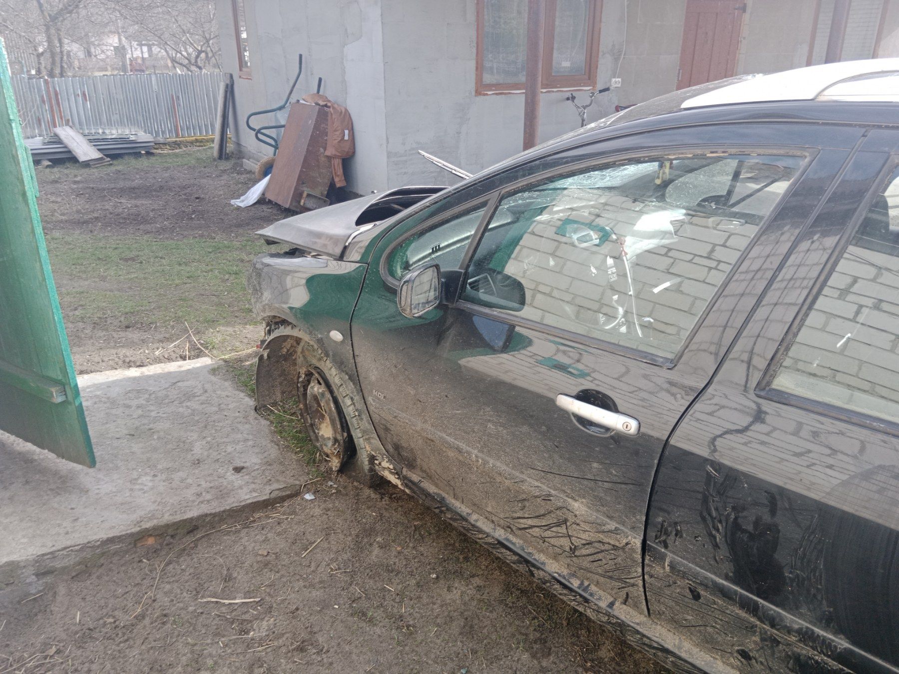 Peugeot 307 пежо потребує кузовного ремонту