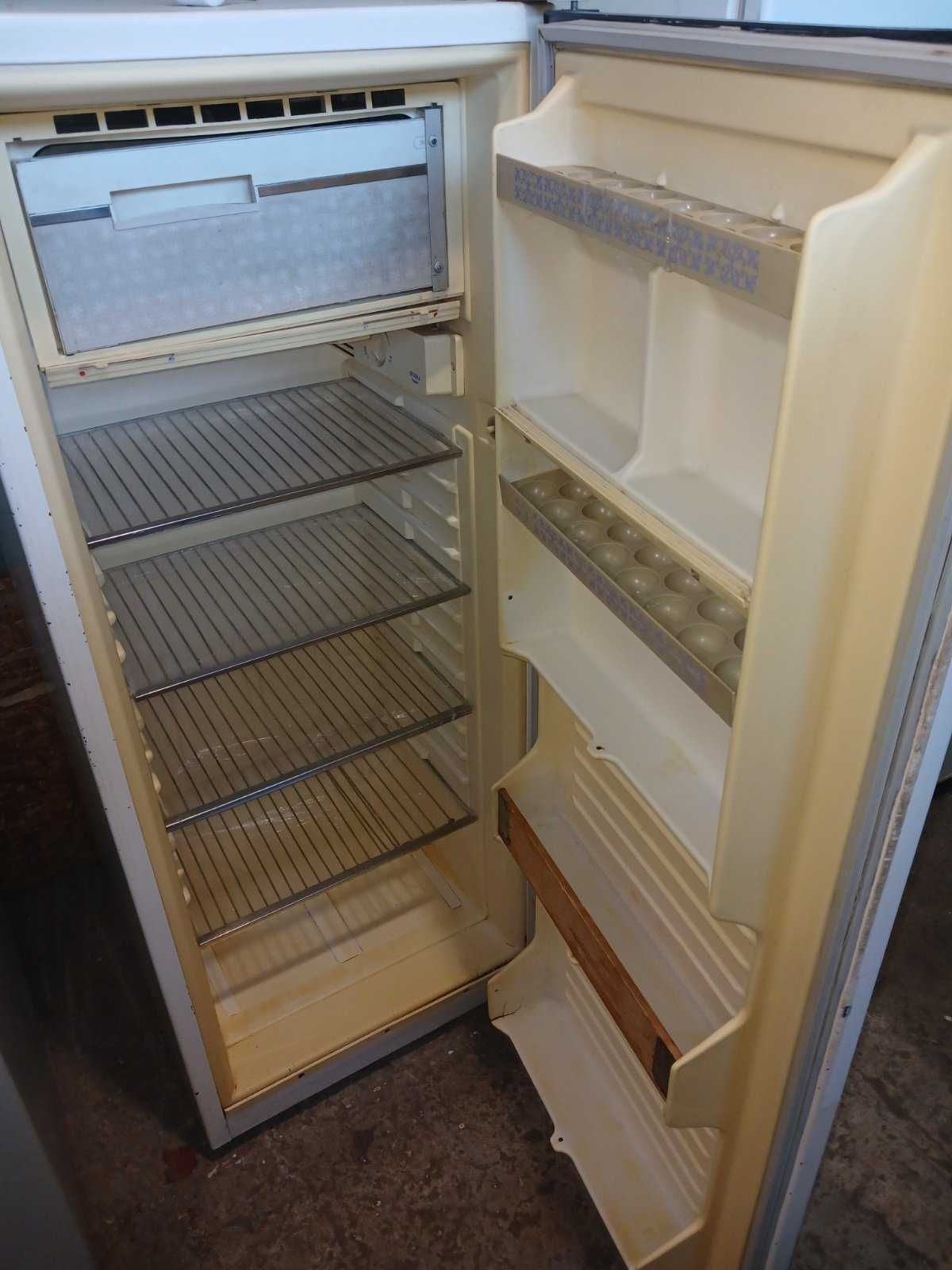 продам  холодильник  Донбас