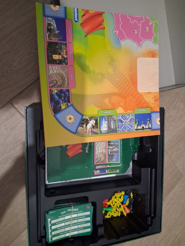 Jogo de Tabuleiro Por Portugal