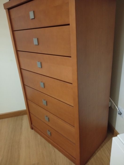 Camiseiro em cerejeira