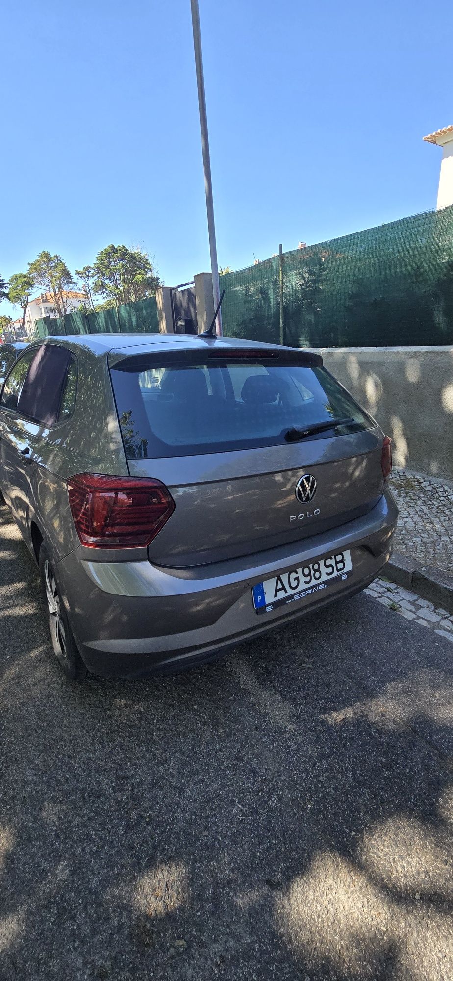 Volkswagen Polo 1.0 TSI Confortline (Cinza)